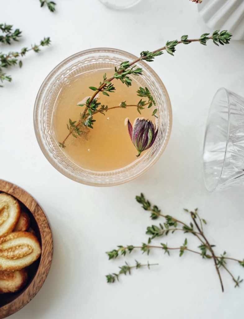 Transition smoothly from vacation mode to daily life with our guide. Discover strategies for hydration, rest, and nutrient replenishment.